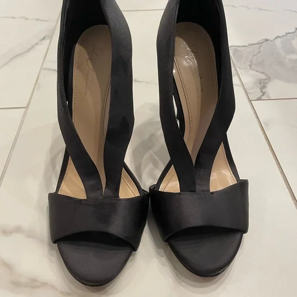 Vince Camuto Black Satin Formal Prom Heels - Picture 4 of 4